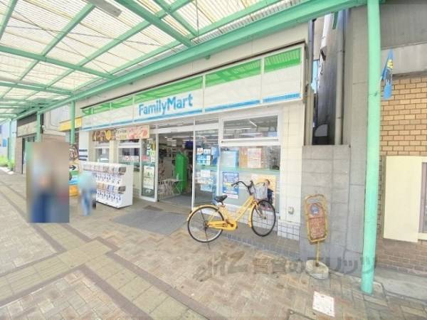 ファミリーマート　枚方公園駅前店