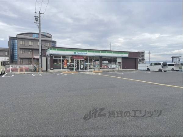 ファミリーマート　東安堵店