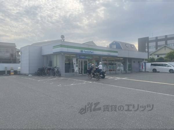 ファミリーマート　伊丹警察前店