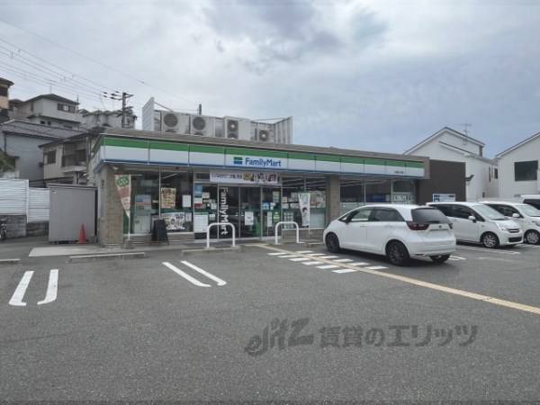 ファミリーマート　鼓が滝店