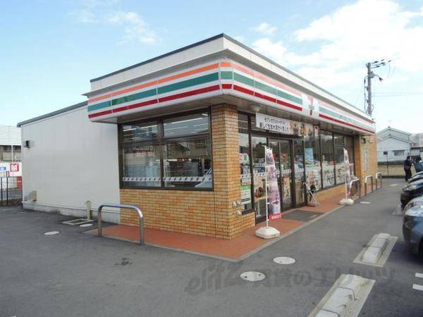 セブンイレブン　湖東横溝店