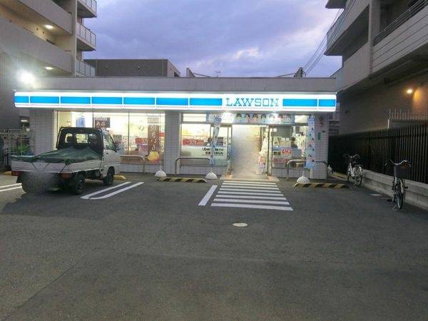ローソンJR茨木東口店