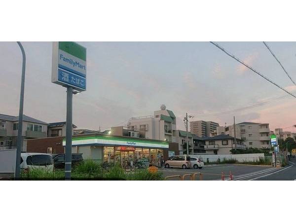 ファミリーマート吹田山手町四丁目店