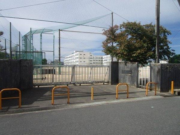 高槻市立柳川中学校