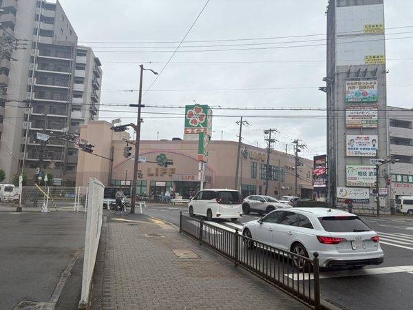 ライフ吹田泉町店