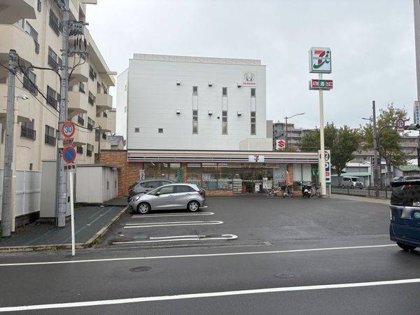 セブンイレブン吹田南金田1丁目店