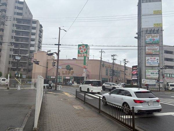 ライフ吹田泉町店