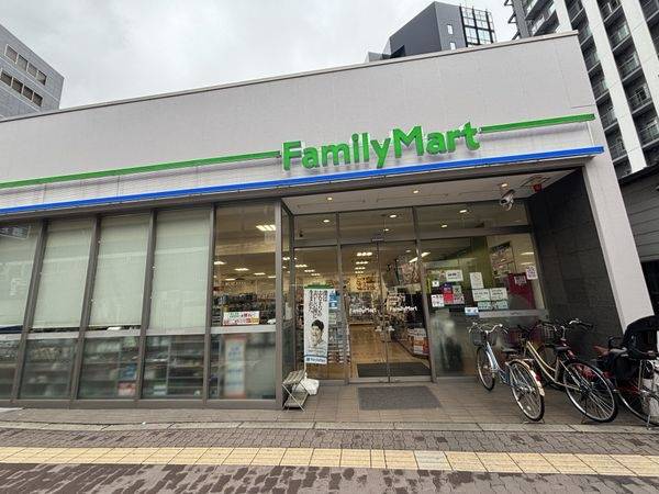 ファミリーマート西中島七丁目店