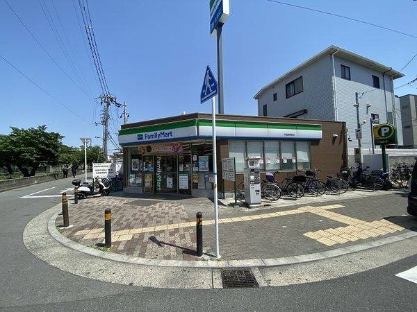 ファミリーマート井高野駅前店