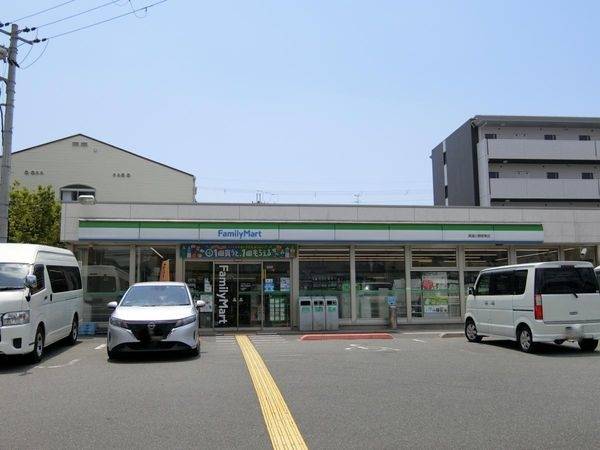 ファミリーマート箕面小野原東店