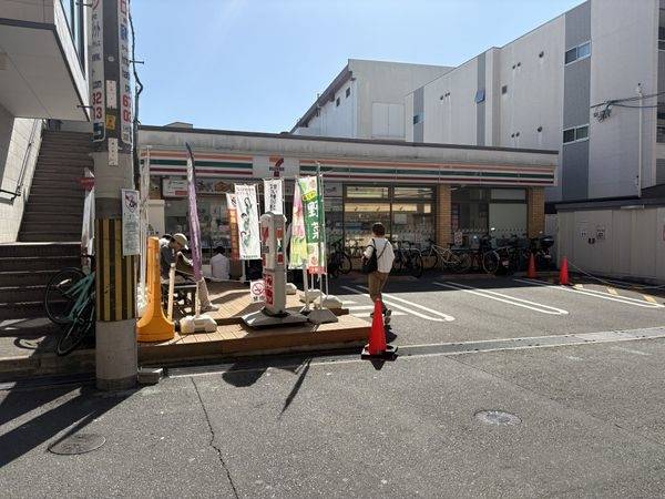セブンイレブン吹田関大前店