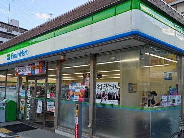 ファミリーマート吹田千里山西店