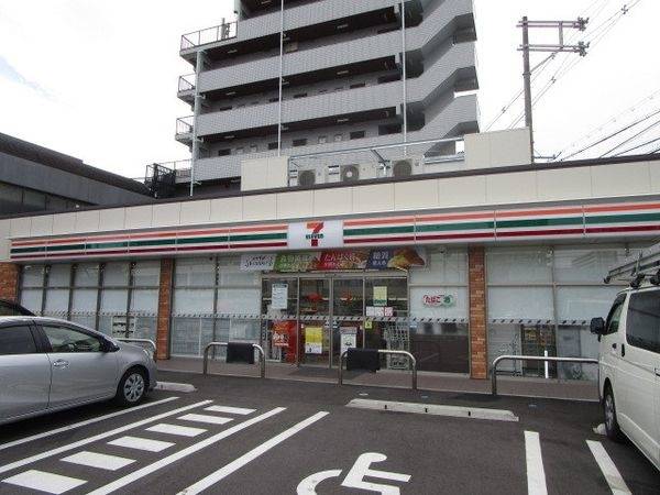 セブンイレブン 高槻富田丘町店