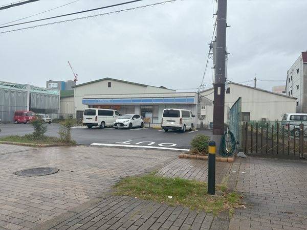 ローソン吹田警察署前店