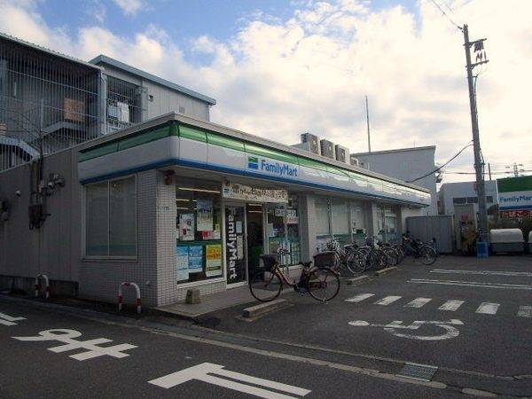 ファミリーマート　正雀駅前店