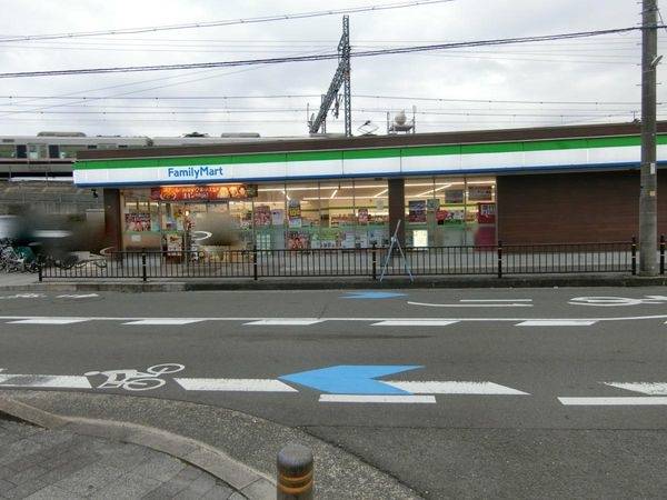 ファミリーマート茨木三島中学校南店