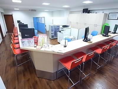 賃貸のエリッツ伏見桃山店の店内