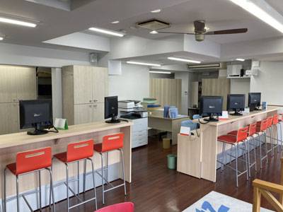 賃貸のエリッツ今出川店の店内