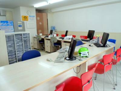 賃貸のエリッツ出町柳店の店内