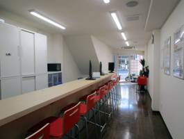 賃貸のエリッツ河原町三条店の店内