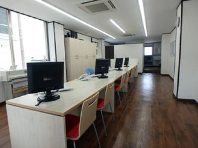 賃貸のエリッツ大津駅前店の店内