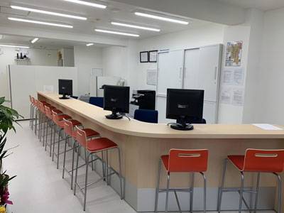 賃貸のエリッツ大和高田駅前店の店内