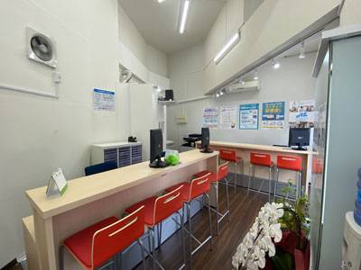 賃貸のエリッツ上新庄店の店内