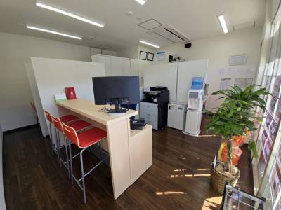 賃貸のエリッツ香芝店の店内