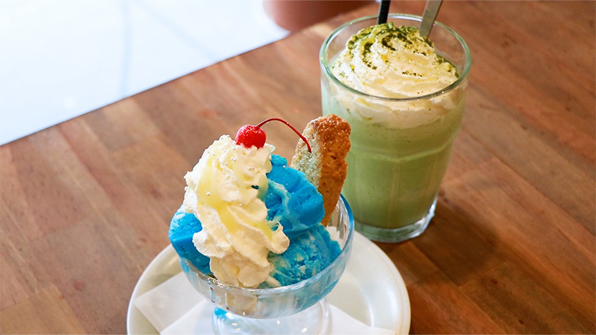【画像】ブルーウェーブサンデー+抹茶シェイク