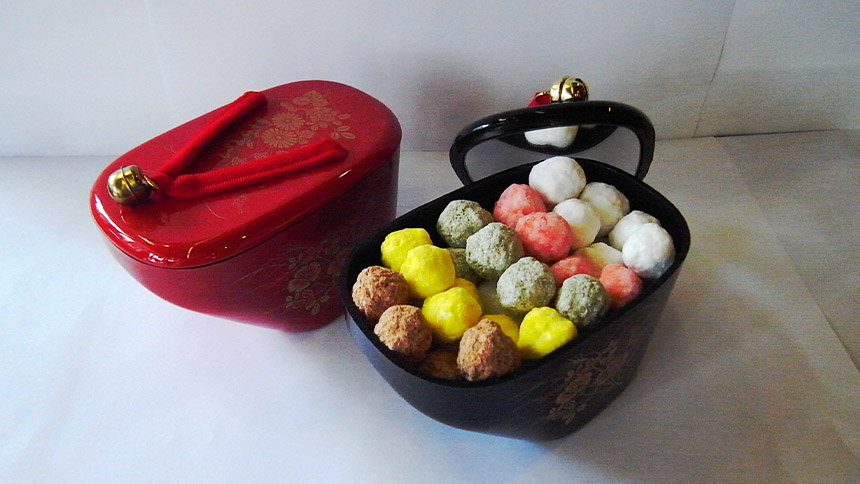 画像③おこぼ容器入り（化粧鏡付き）