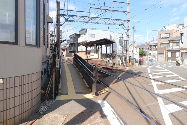 蚕ノ社駅