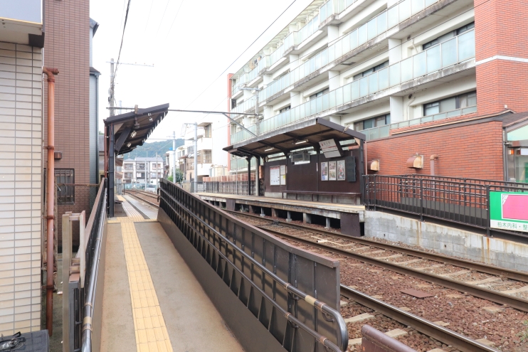 鹿王院駅